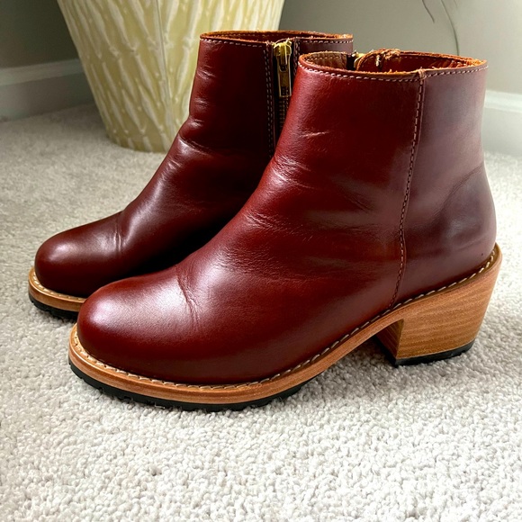 Portland Leather Shoes - Size 7 Patina leather boots
